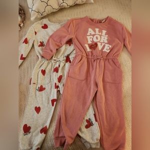 Girls Toddlers Old Navy Hearts Love Sweater Body Suits Size 3T EUC